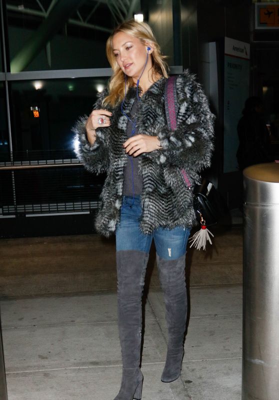 Kate Hudson at JFK Airport, December 2015