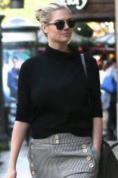 Kate Upton - Shopping at The Grove in Hollywood 12/24/2015