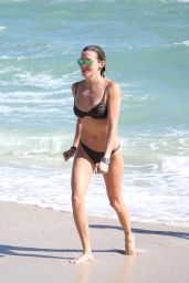Katie Cassidy Hot in Bikini - Miami 12/21/2015