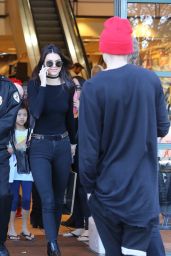 Kendall Jenner Booty in Tight Jeans - Out in Calabasas 12/12/2015 ...