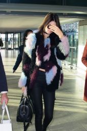 Kendall Jenner - Heathrow Airport in London, 12-8-2015