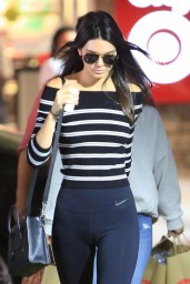 kendall-jenner-shopping-at-target-in-los-angeles-12-11-2015-_1