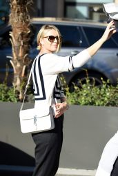 Maria Sharapova Fashion and Style - Shopping in Beverly Hills, December 2015