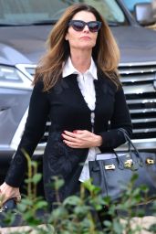 Maria Shriver - Goes Shopping in Beverly Hills 12/22/2015