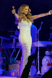 Mariah Carey Performing in New York City, 12/9/2015