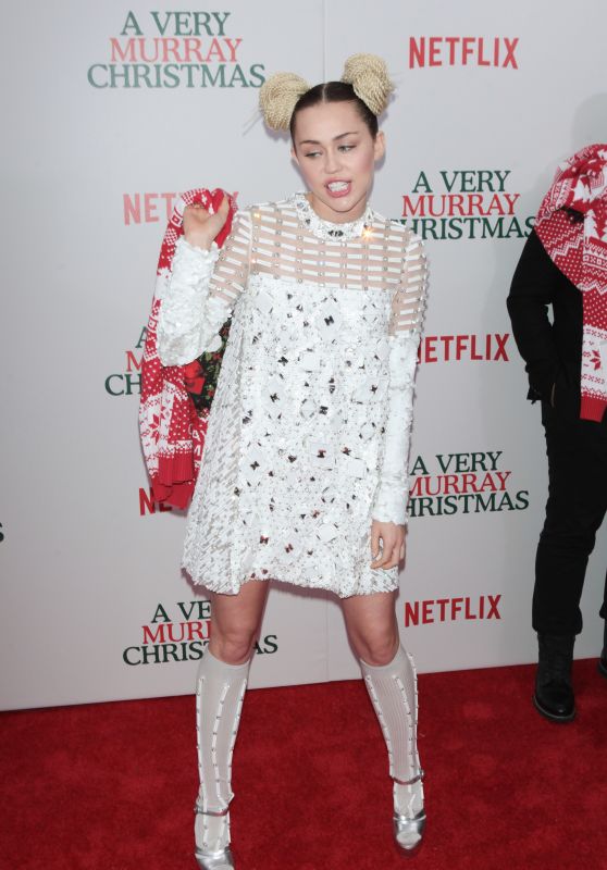 Miley Cyrus - Netflix Original Holiday Special 