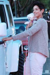 Nicole Murphy - Picks up her Pooch Babi at PoshPetCare in West Hollywood, December 2015