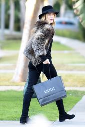 Rosie Huntington-Whiteley Style - Shopping in Beverly Hills 12/18/2015 