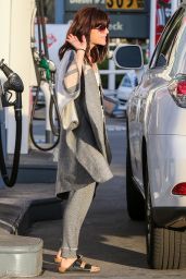 Selma Blair - Getting Gas in Sherman Oaks, December 2015