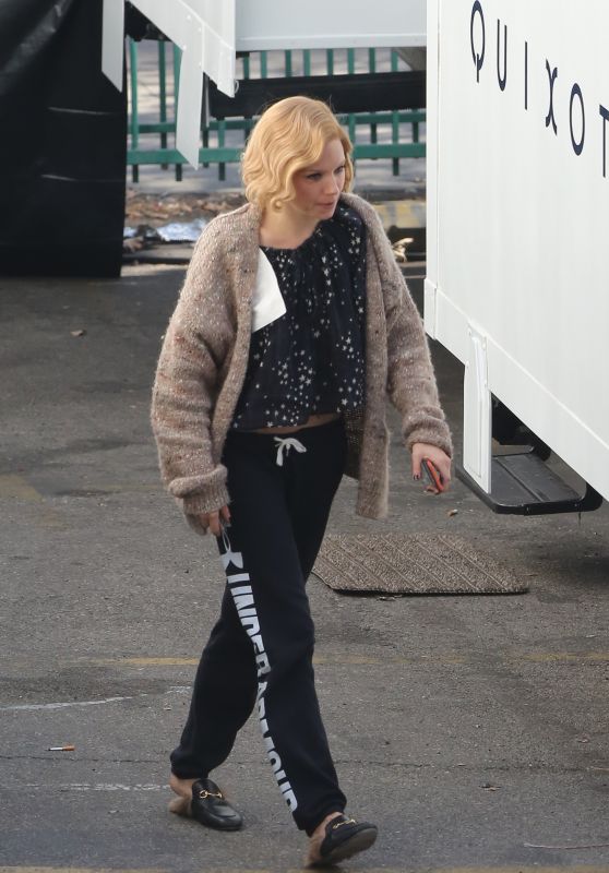 Sienna Miller - On the Set of 