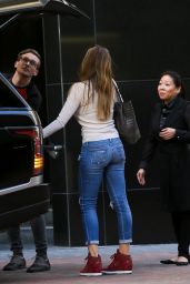 Sofia Vergara in Tight Jeans - at St. John Boutique in Beverly Hills, 12/9/2015