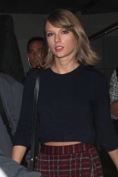 Taylor Swift in Mini Skirt at Melbourne Airport in Melbourne 12/13/2015 