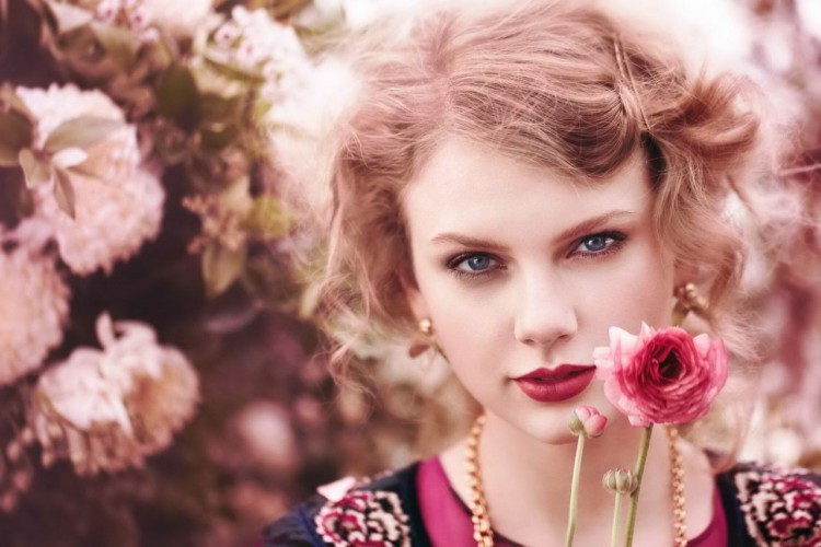 taylor-swift-photoshoot-for-teen-vogue-2011-1
