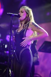 Tove Lo - Performs During the 2015 Y100 Jingle Ball in Sunrise, Florida