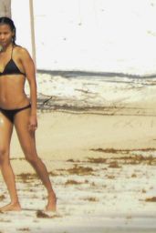 Zoe Saldana in a Sexy Bikini - Vacation in Mexico, December 2015