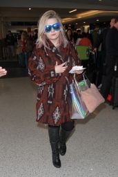Abigail Breslin Airport Style - LAX in Los Angeles, CA 1/22/2016 