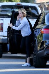 Amber Valletta - Out in Brentwood, 01/27/2016 