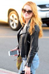 Bella Thorne Booty in Jeans - Out in Encino 1/26/2016 • CelebMafia