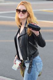 Bella Thorne Booty in Jeans - Out in Encino 1/26/2016 