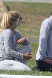 Britney Spears - Spends a Leisurely Day at the Park With Her Brother Bryan, January 2016