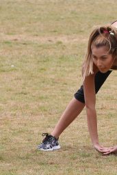 Chloe Goodman in Leggings – Outdoor Workout in London 1/3/2016