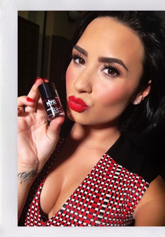 Demi Lovato - Instagram Picture 1/29/2016