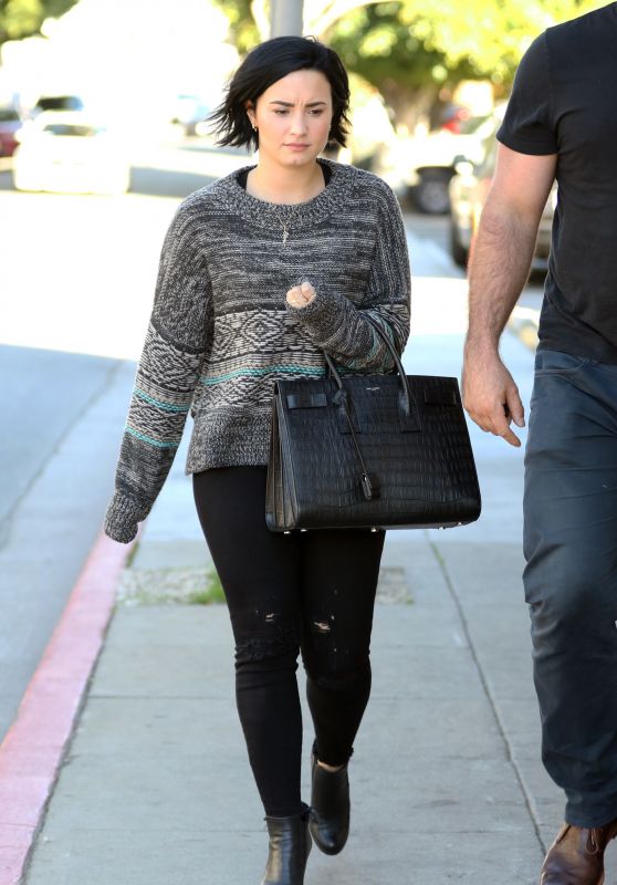 Demi Lovato - Out in Los Angeles, CA 1/26/2016 