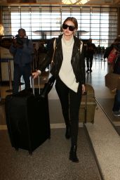 Gigi Hadid Airport Style - LAX in Los Angeles 01/15/2016 