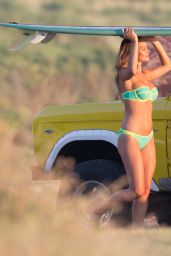 Hannah Davis in a Bikini on a Photo Shoot in Hawaii 1/13/2016