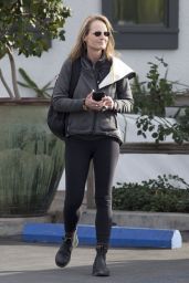 Helen Hunt Casual Style - Leaving Starbucks in Los Angeles, January 2016