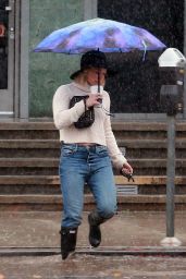 Hilary Duff in Her Hunter Wellington Boots - Los Angeles, 1/5/2016