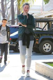 Ireland Baldwin at Le Pain Quotidien in Los Angeles, January 2016