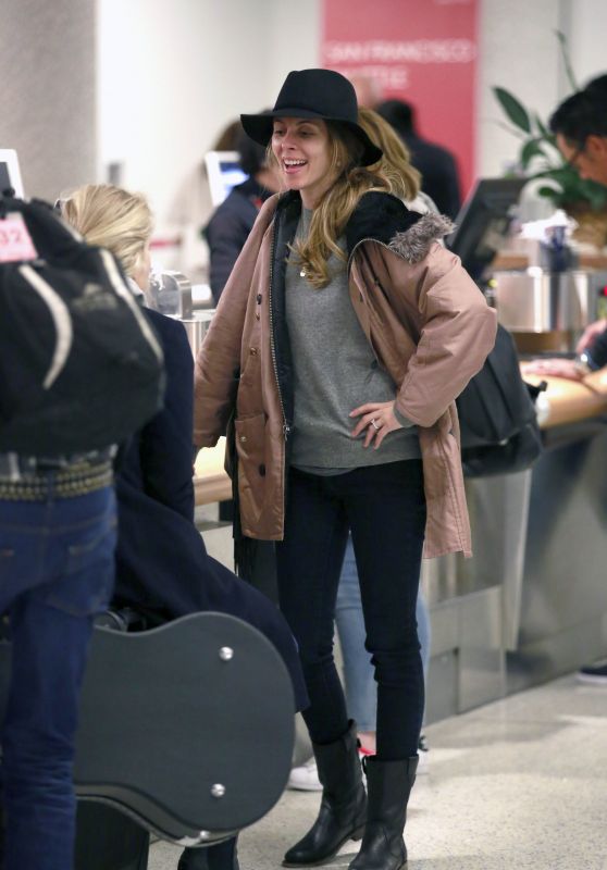 Jamie-Lynn Sigler at LAX Airport in LA, January 2016