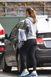 Jennifer Garner Booty in Tights - Out in Brentwood, CA