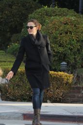 Jennifer Garner Casual Style - Out in Brentwood 1/14/2016 