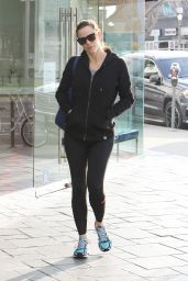 Jennifer Garner in Tights - Leaving the Gym in Brentwood 1/19/2016
