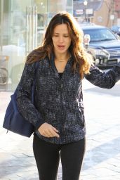 Jennifer Garner in Tights - Out in Brentwood, CA 1/7/2016