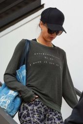 Jessica Alba in Tights - Going to the Gym in Los Angeles 1/3/2016