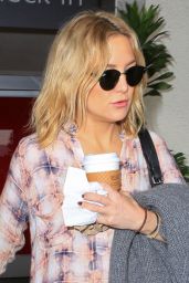 Kate Hudson Airport Style - Arrives at LAX in Los Angeles 1/28/2016