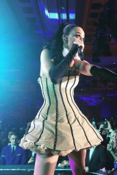 Katy Perry – Performing at a Private New Years Eve Show in Las Vegas 1/3/2016