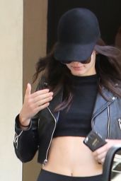 Kendall Jenner Booty in Tights - Out in Malibu 01/16/2016 