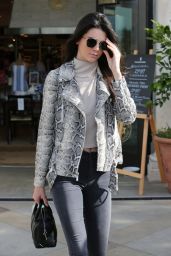 Kendall Jenner Casual Style - at Williams-Sonoma in Calabasas 1/14/2016