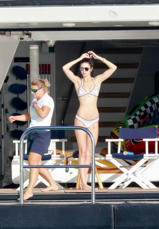 Kendall Jenner in a Bikini on a Yacht in St Barts 01/01/2016 