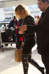 Khloe Kardashian at JFK Airport in New York City, 1/15/2016