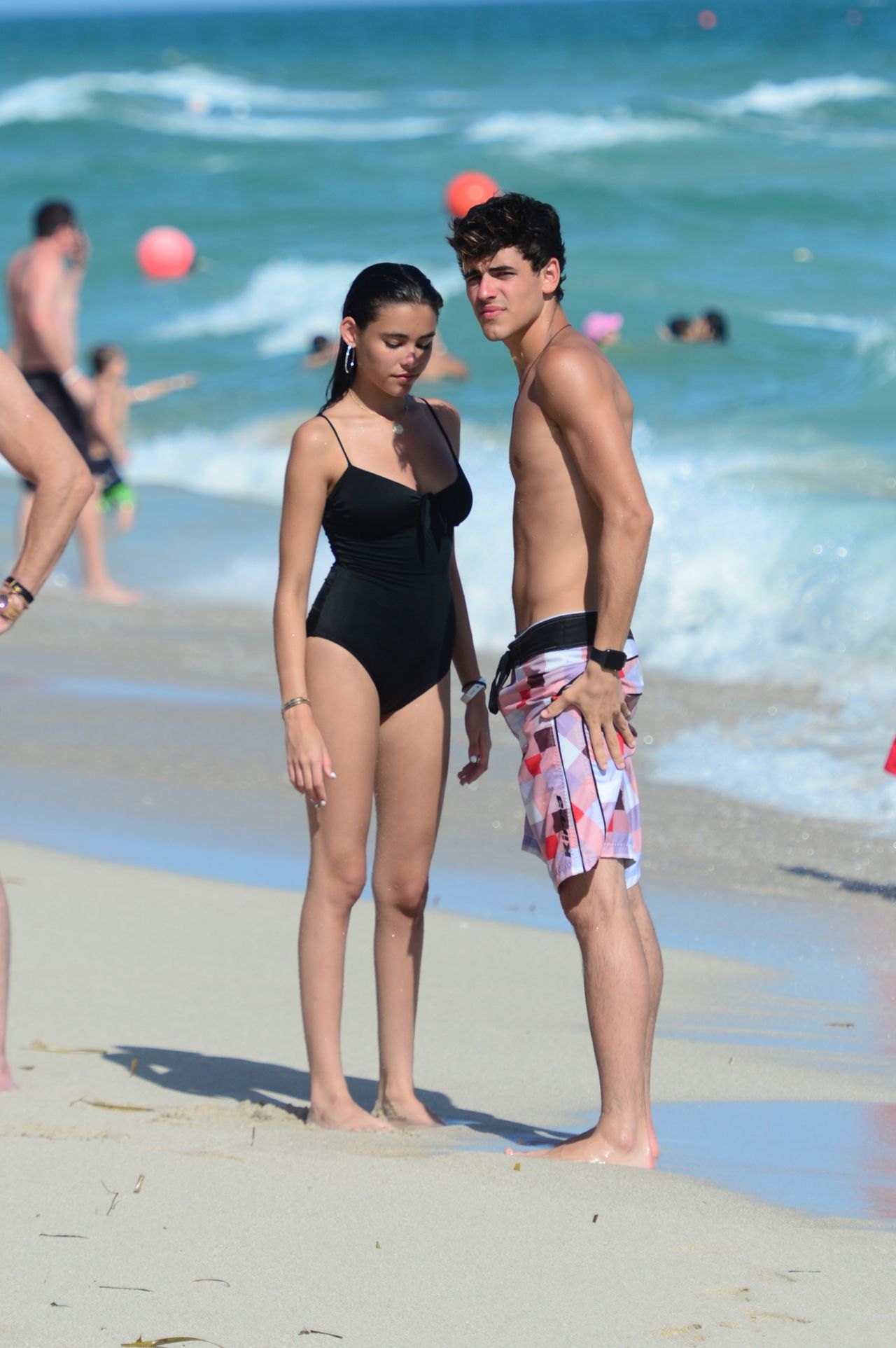 madison-beer-in-a-swimsuit-beach-in-miami-12-31-2015-10.