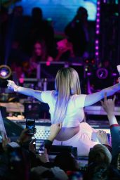Nicki Minaj - Performs at Drai