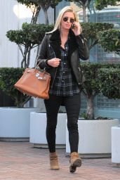 Nicky Hilton - Shopping in Beverly Hills, January 2016