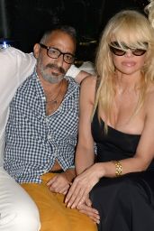 Pamela Anderson at Fifty Ultra Lounge at Viceroy Miami - 2016 New Year