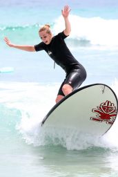 Sabine Lisicki Go Surfing in Australia 1/4/2016