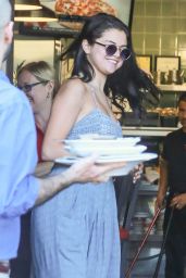Selena Gomez Street Style - Out in Studio City 1/12/2016 